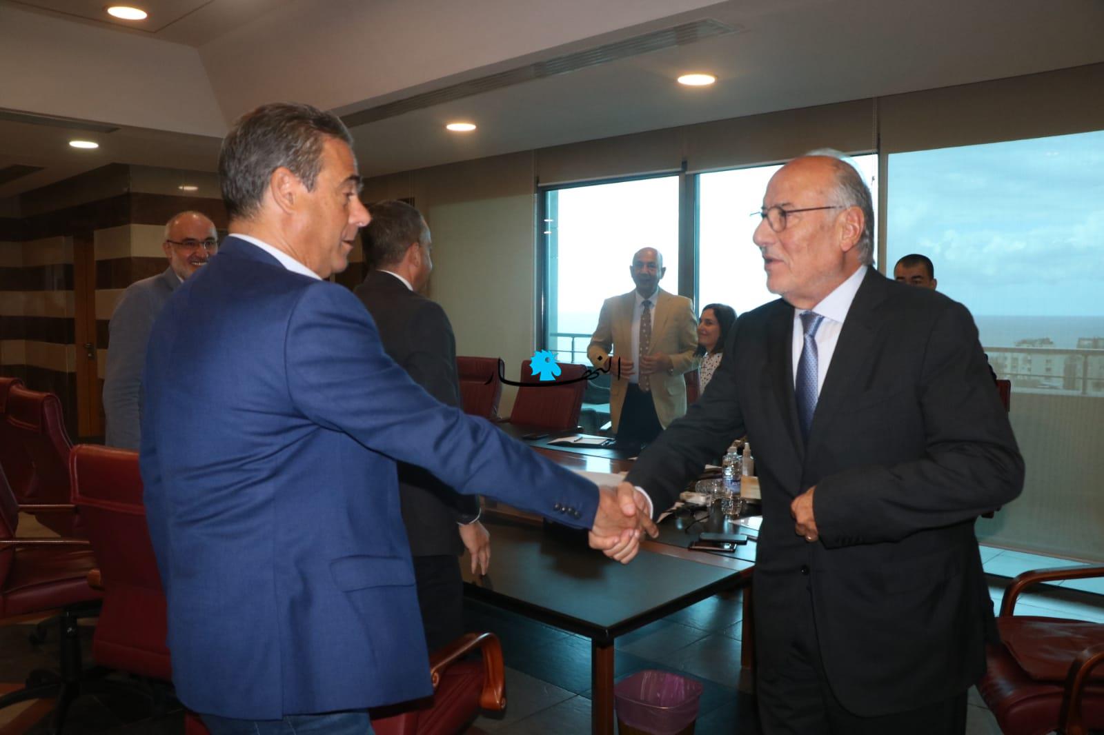 لقاء بين وفد من التيار ووزير التربية لمتابعة قضية تسجيل الطلاب السوريين